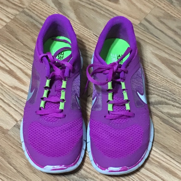 Shoes - Nike free run